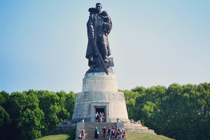 Berlin Private Complete History All Day Walking Tour - Guides Who Make It Work, and Tips to Get More From Your Day