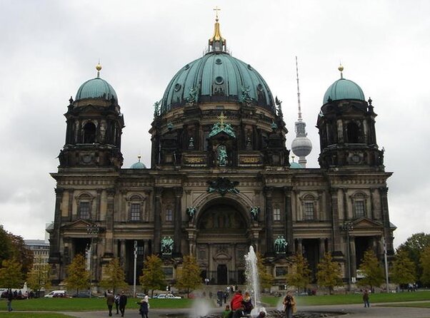 Berlin Private Custom 3-Hour Tour by Car - Key things that make this Berlin car tour work