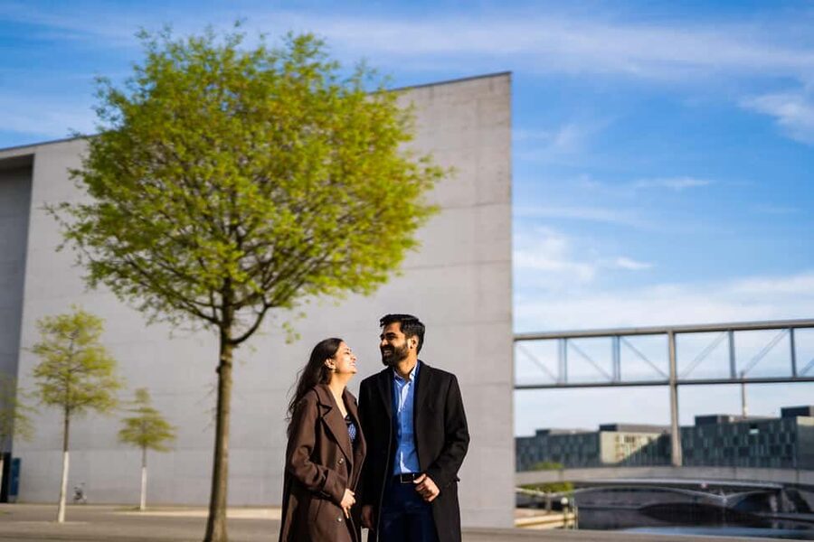 Berlin: Private Photo Session with Professional Photographer - Brandenburg Gate, Spree Riverfront, and Reichstag (When Your Package Includes It)