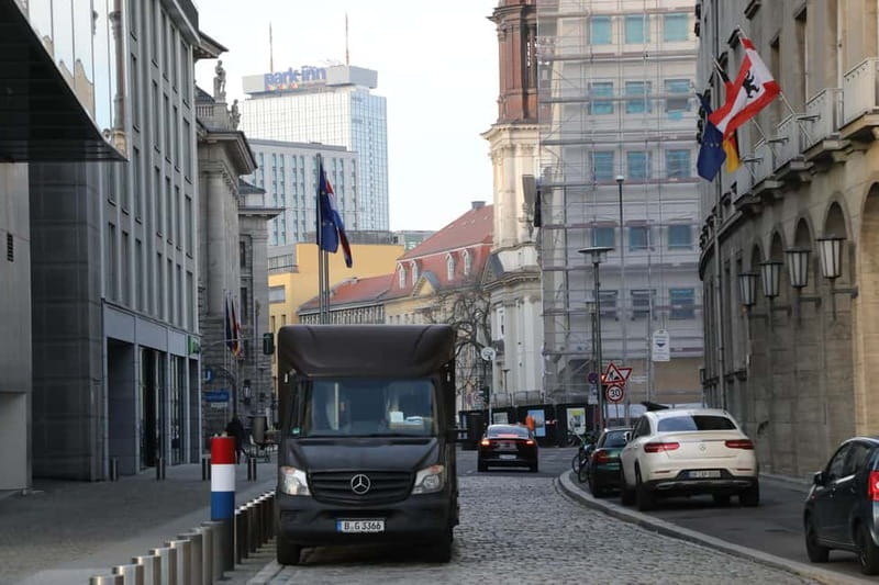 Berlin: Private Sightseeing Tour in an E-Rickshaw - Where you meet, how the start works, and why it matters
