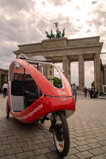 Berlin: Private Sightseeing Tour in an E-Rickshaw - Stop-by-stop: from Nikolaiviertel to Museum Island