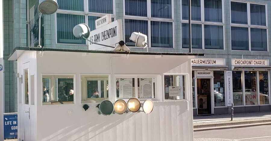 Berlin: Private walking tour through the city center - Meeting at Checkpoint Charlie, and how to plan for a smooth start