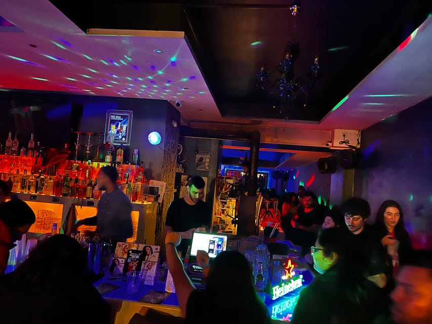 Berlin: Pub Crawl & Party with Free Shots & VIP Club Access - Dress code rules: shorts and sportswear are a no