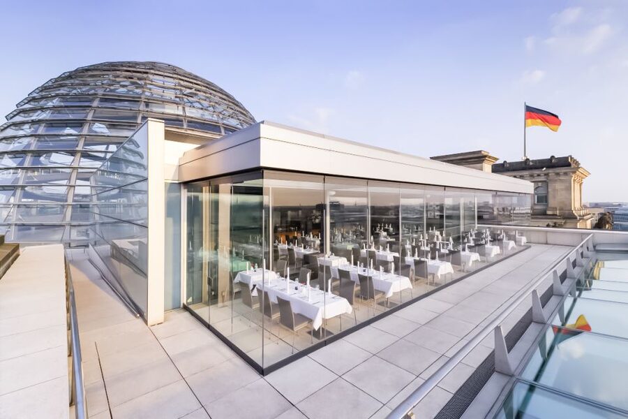 Berlin: Rooftop Dinner at the Käfer Restaurant Reichstag - Service style at Käfer: Why people praise the staff