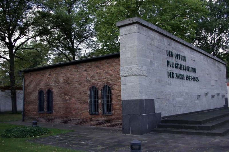 Berlin & Sachsenhausen: 5-Hour Tour "Third Reich" by VW-Bus - Key things that make this tour worth your time
