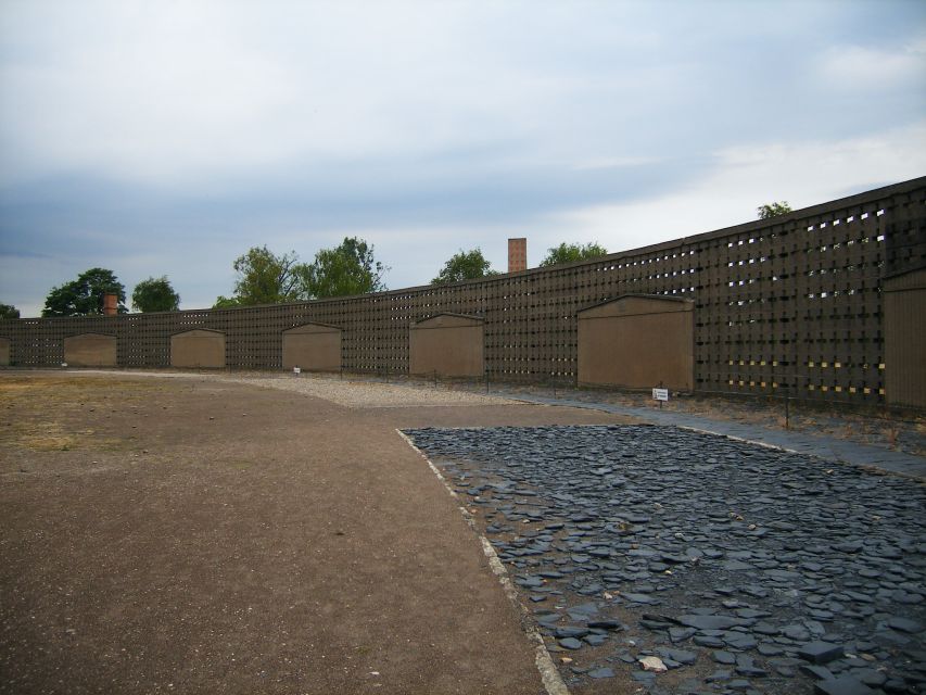Berlin: Sachsenhausen Memorial 6-Hour Tour in Spanish - What the Spanish-speaking guide really changes in your day
