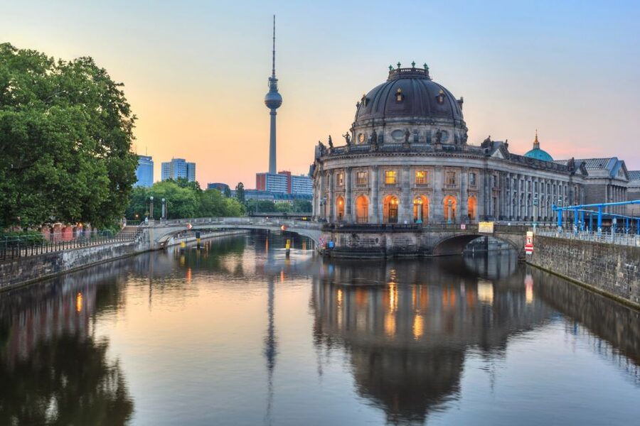 Berlin: Scavenger Hunt Self-Guided Tour - 5 Hours on the Clock: How to Keep the Hunt Fun, Not Rushed