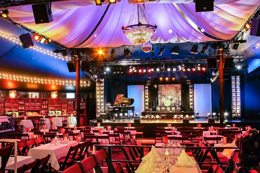 Berlin: Show at the Tipi am Kanzleramt - The Show Mix: Cabaret, Music, Comedy, and Variety Acts