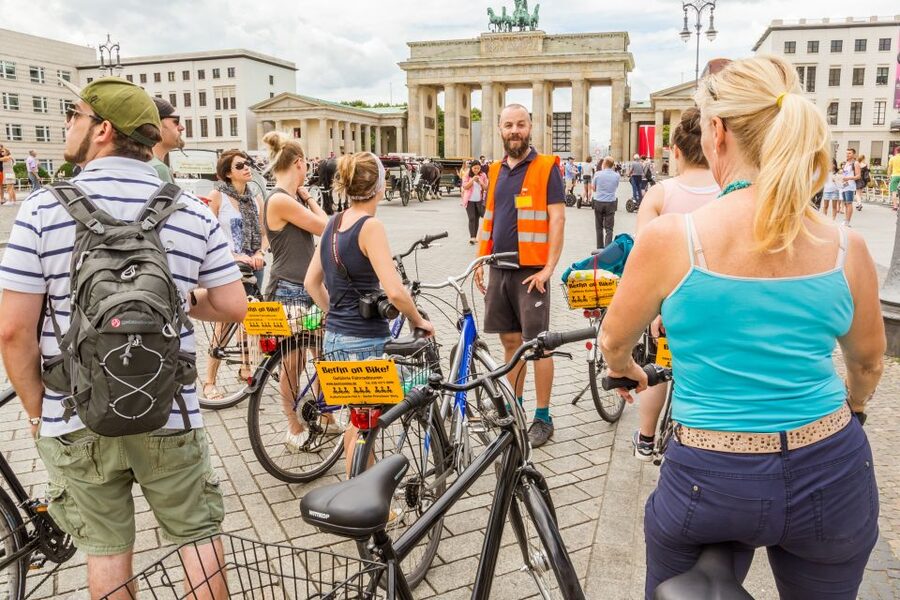 Berlin: Sights and Highlights Bike Tour with a Local Guide - Government District, Reichstag-area landmarks, and the Holocaust Memorial