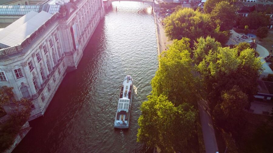 Berlin: Sightseeing Boat Tour on the Spree for Families - Food and drinks onboard: easy to manage, but budget for it