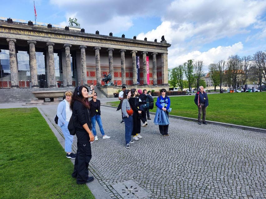 Berlin Sightseeing Musical-Historical Walking Tour - Alte Nationalgalerie: start with your bearings, not a lecture
