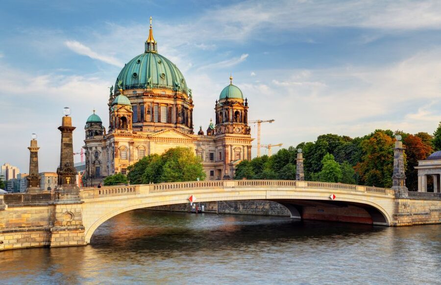 Berlin: Sightseeing Walking Tour of the Top 20 Attractions - Key things you will notice on this Top 20 Berlin walk