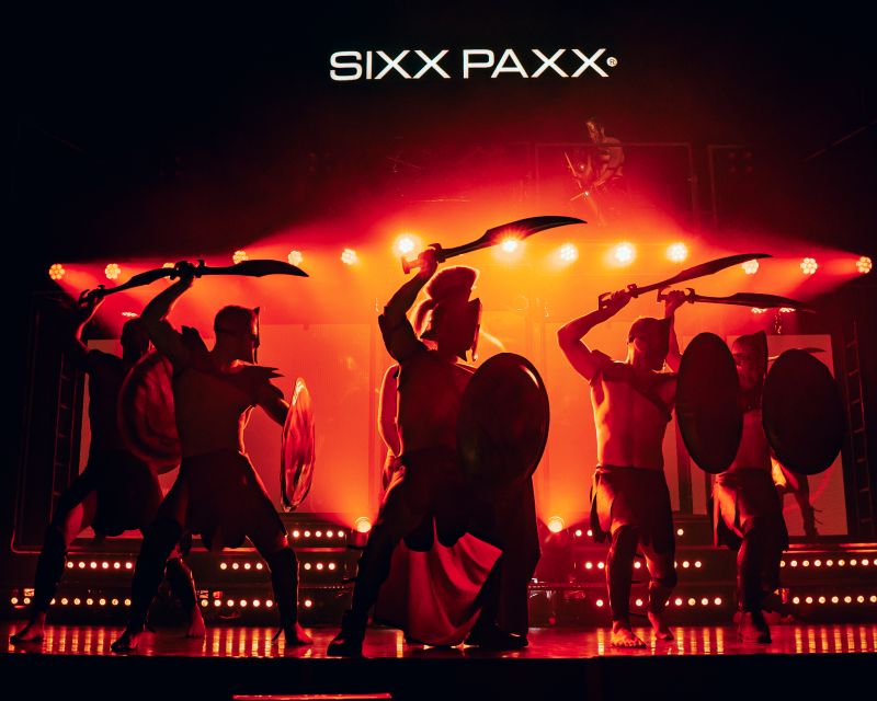 Berlin: SIXX PAXX Men´s Performing Arts Show - Close seats and how the interactive vibe works