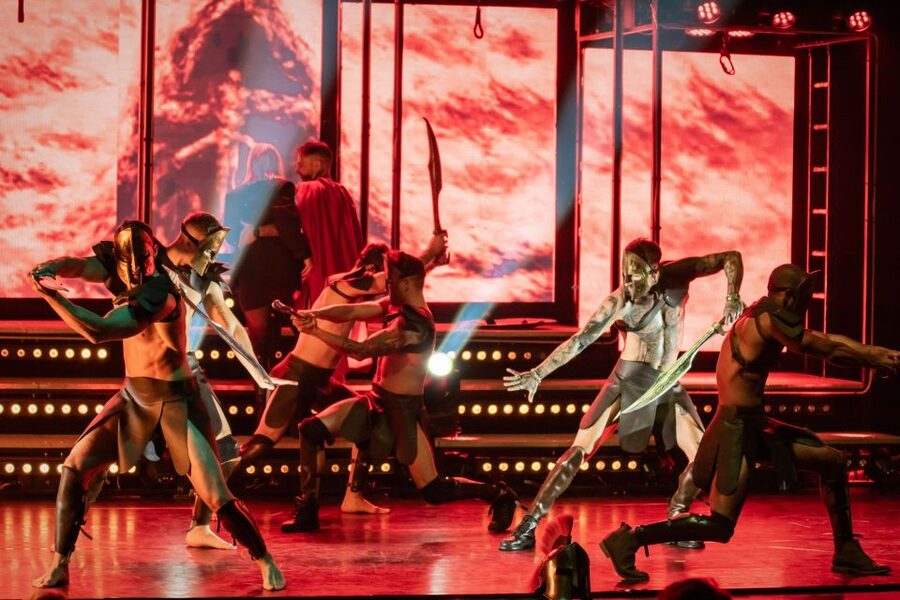 Berlin: SIXX PAXX Men´s Performing Arts Show - Language at SIXX PAXX: German hosting, no barrier for the performance