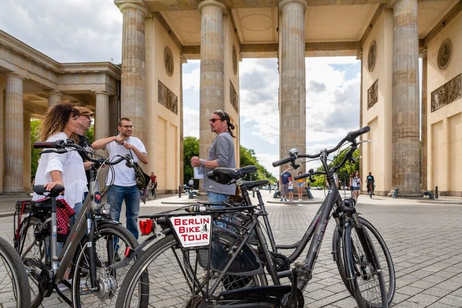 Berlin: Small Group Bike Tour Through City Center - Brandenburg Gate, Tiergarten, and the Holocaust Memorial: the emotional triangle