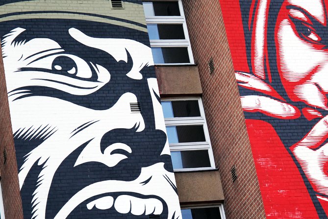 Berlin Street Art & Graffiti Walking Tour - Stop 1: Dircksenstraße street art, 15 minutes of focused looking