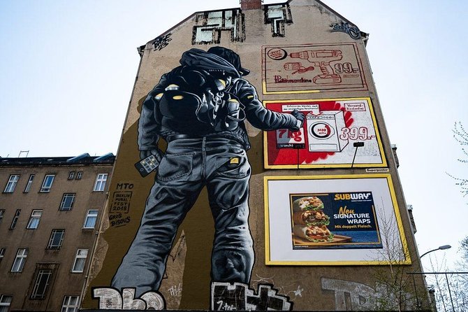 Berlin Street Art Walking Tour - Off The Grid - Meeting at Warschauer Str. and getting oriented fast