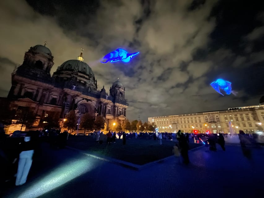 Berlin: taxi-bicycle Tour by Night and Illuminations - Meeting point at St. Mary’s Church and how pickup works if you miss each other