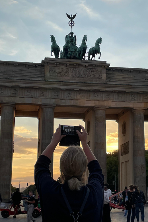 Berlin: taxi-bicycle Tour by Night and Illuminations - TV Tower, Brandenburg Gate, Bebelplatz, and the extra stop: what each stop gives you