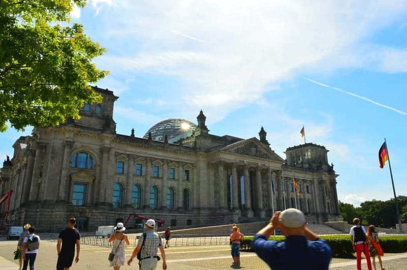 Berlin: Third Reich, Hitler, and WWII Walking Tour - Brandenburg Gate: a symbol that changes meaning from one era to the next