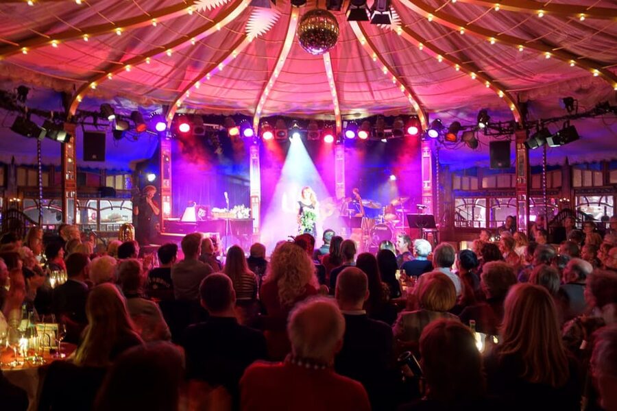 Berlin: Ticket for Bar Jeder Vernunft - Theater & Restaurant - The Mirror Tent That Makes Dinner Feel Like Part of the Show
