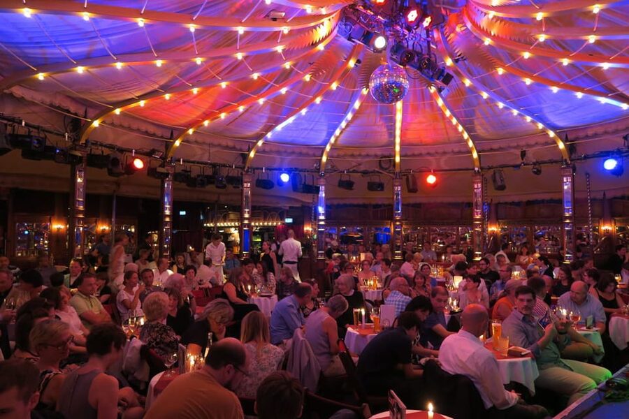 Berlin: Ticket for Bar Jeder Vernunft - Theater & Restaurant - Duration, Pacing, and Your Best Arrival Strategy