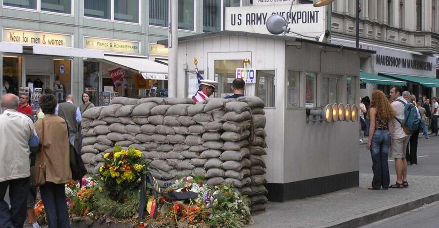 Berlin Wall: City Tour of Divided Germany - Why the Berlin Wall Tour Makes Sense in Two Hours