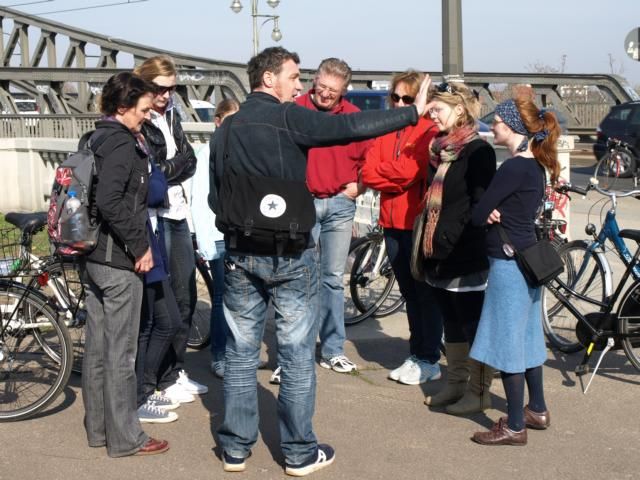 Berlin Wall History Small Group Cycling Tour - Getting to 75 Bornholmer Straße and what to bring