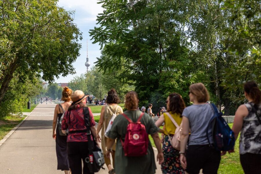Berlin Wall: Small Group Guided Tour - Ulbrichtkurve, Memorials, and the Places That Shaped Escape Attempts
