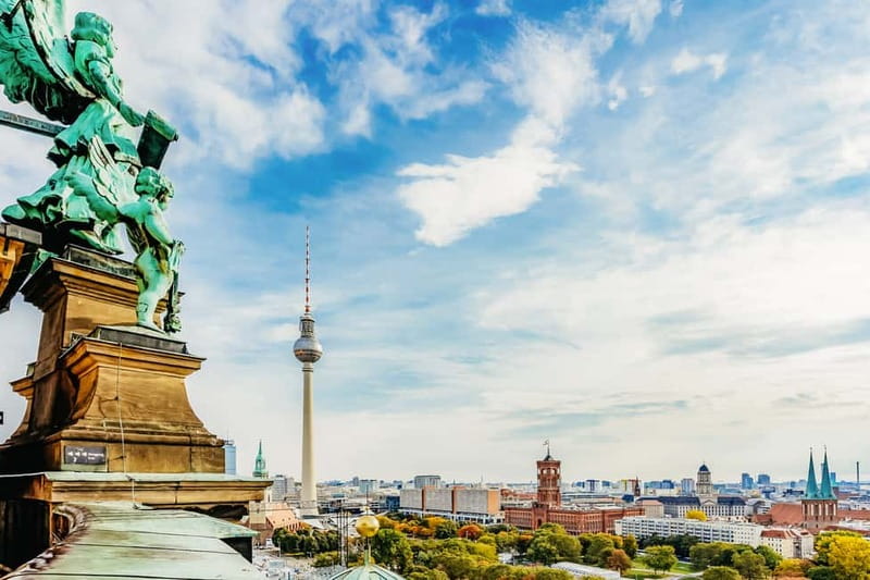 Berlin WelcomeCard: Discounts & Transport Berlin Zones (AB) - Pocket Guide and Wayfinding: A Small Tool That Matters