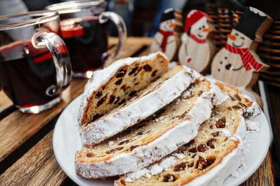 Berlin: Winter Spree Cruise with Mulled Wine and Christmas Stollen - Heated comfort, outside-deck blankets, and where to sit for best results