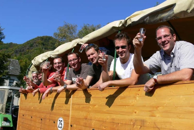 Bernkastel: Boat and covered wagon ride from/to Bernkastel-Kues - The Bernkastel boat and covered wagon combo, and why it works