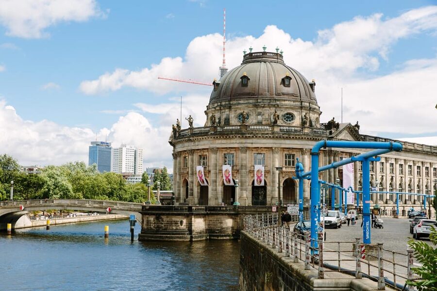 Best of Berlin E-Bike Tour - Brandenburg Gate: Icons You Can Actually Feel in Motion