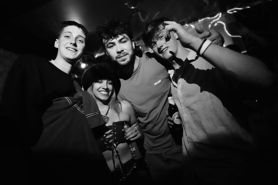 Big Hamburg Pubcrawl - Shots, Games & VIP Bundle - Beatles-Platz Start, Große Freiheit Finish: The Route and the Atmosphere