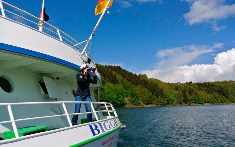 Biggesee: Boat Tour with All-inclusive cake buffet - Inside salons vs sun deck: where to sit for the best experience