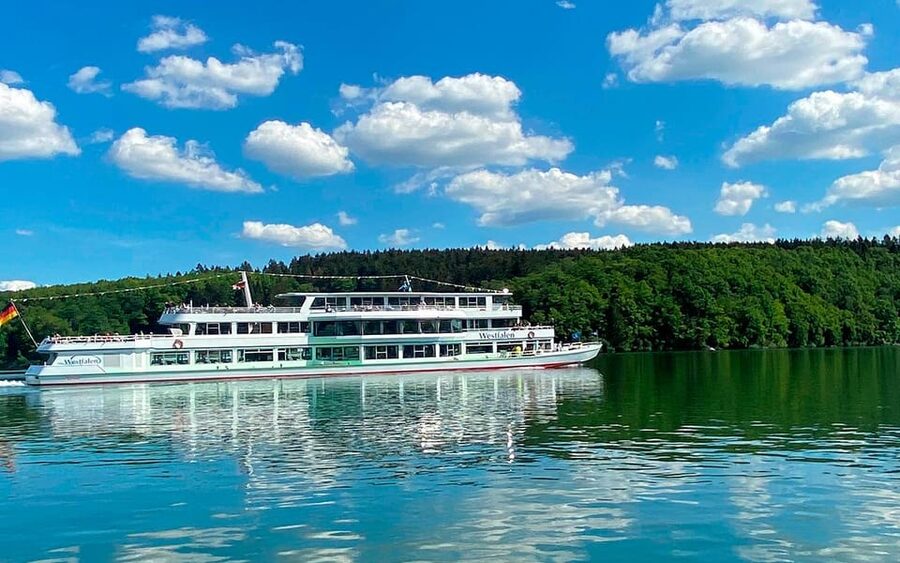 Biggesee: Boat Tour with All-inclusive cake buffet - Biggeblick viewing platform: turning the lake panorama into a photo moment