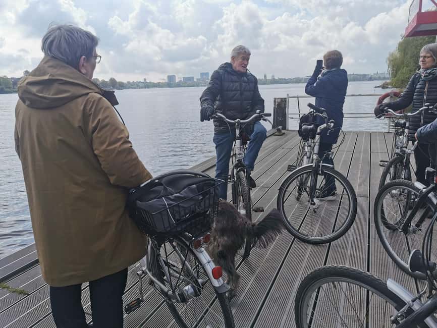Bike tour around the Alster - Celebs, water, and nature - Uhlenhorst and the Blue Mosque: a skyline view with personality