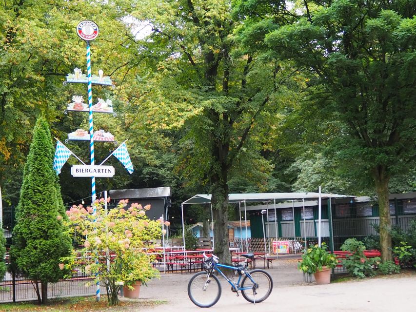 Bike tour around the Alster - Celebs, water, and nature - Price and value: what $40 buys you in real terms