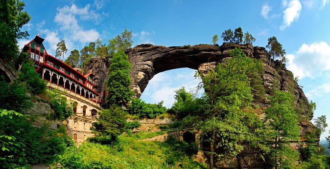 Bohemian and Saxon Switzerland All inclusive trip - Hiking Tour - Pirna and its chateau stop for context