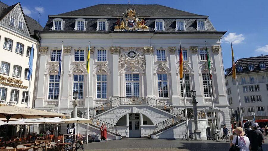 Bonn: Private City Highlights Walking Tour - Getting your bearings on Bonn’s center, fast and on foot