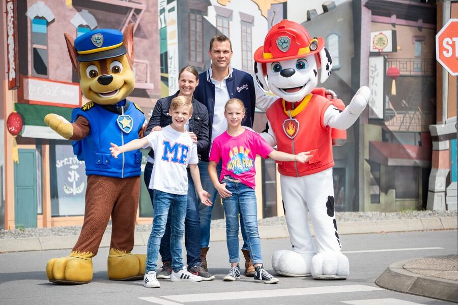 Bottrop: Movie Park Full-Day Admission Ticket - Shows, special effects, and how to pace the family