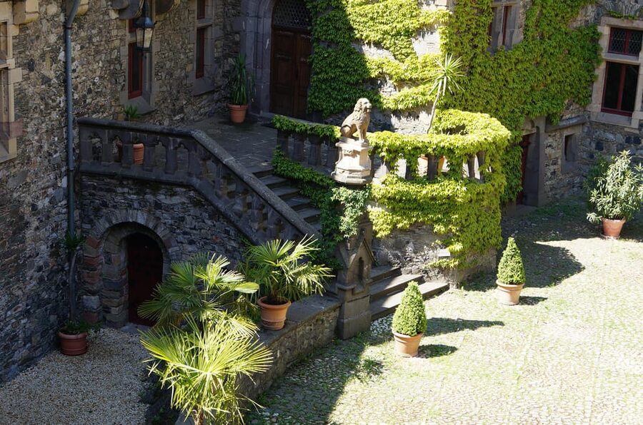 Braunfels: Guided Tour of the Fairytale Castle Braunfels - Small Groups and Weather: What to Expect When It Matters