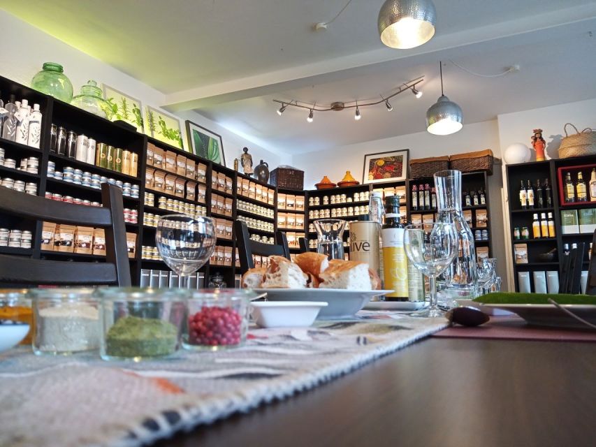 Braunschweig: Guided Walking Tour with Food Tastings - How long it takes, and why the timing feels right