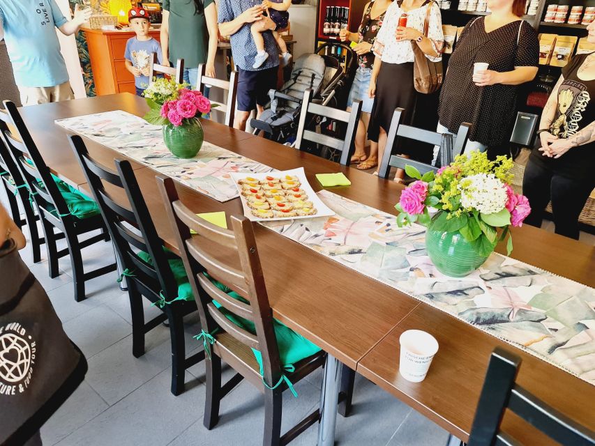 Braunschweig: Guided Walking Tour with Food Tastings - Who should book this Braunschweig tour