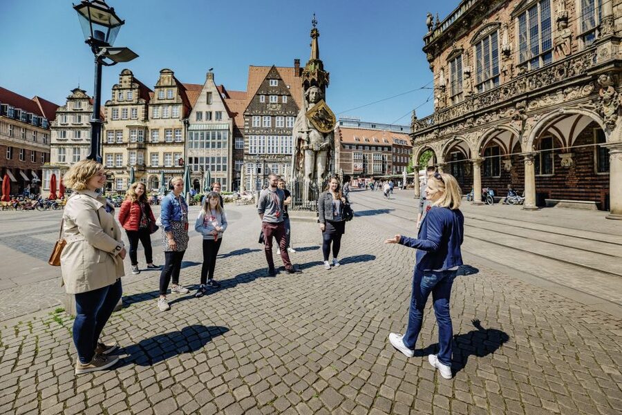 Bremen: City Center Guided Walking Tour - Schnoor quarter, Bremen’s oldest lanes, and what to notice on foot