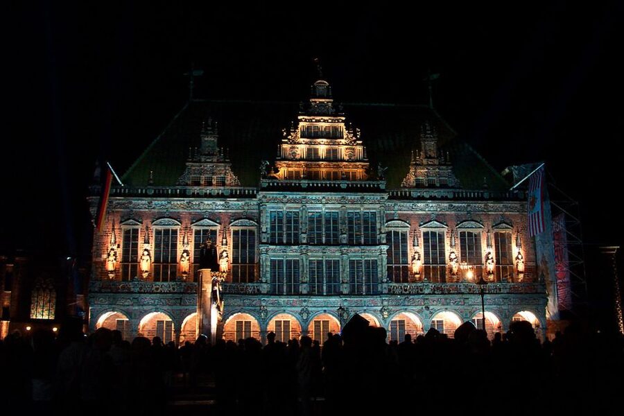 Bremen: Night Watchman Guided Tour for Children (in German) - Meeting at Domtreppen, Then Shifting Into Story Mode