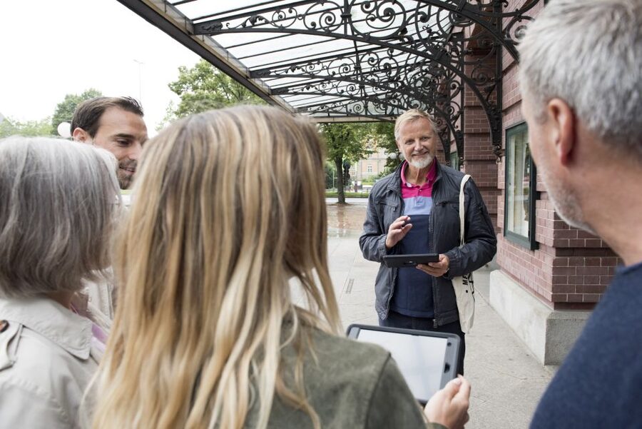 Bremen: Outdoor Escape Game in the Old Town - Timing Tactics: Quick Thinking Without Panic