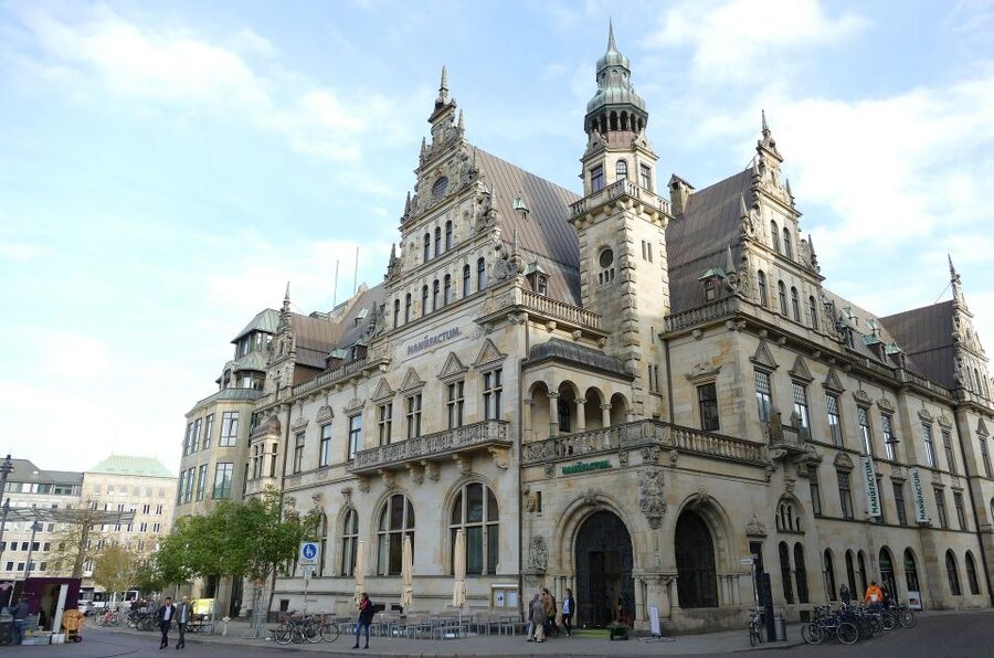 Bremen: Outdoor Escape Game in the Old Town - The Mission Setup: iPad Puzzles, Codes, and a Live Game Master