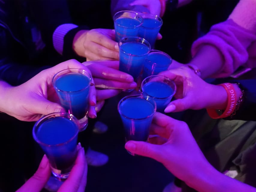 Bremen: Private pub crawl with insider-guide & free shots - Stop by stop in Bremen: what each bar visit is like