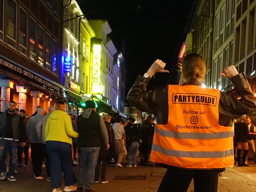 Bremen: Private pub crawl with insider-guide & free shots - What to bring and how to be ready for a 4-hour drinking schedule